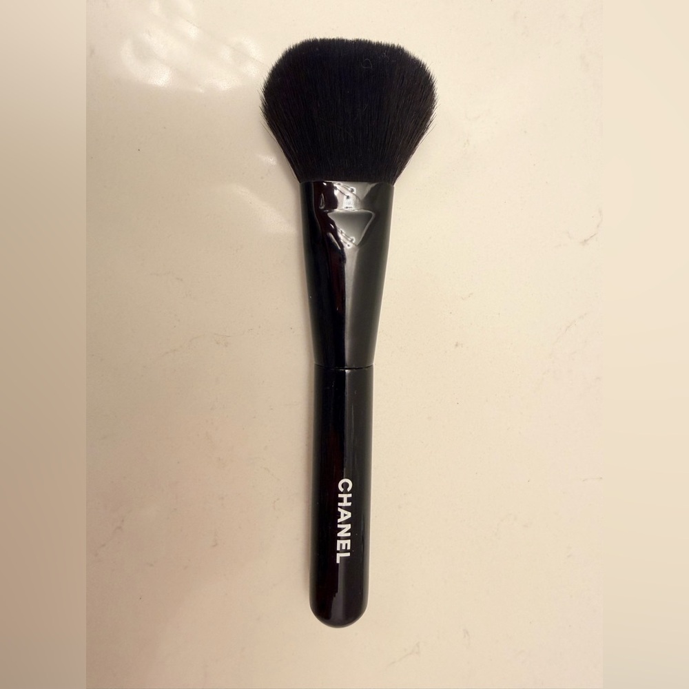 Chanel Blush N 110 Makeup Brush